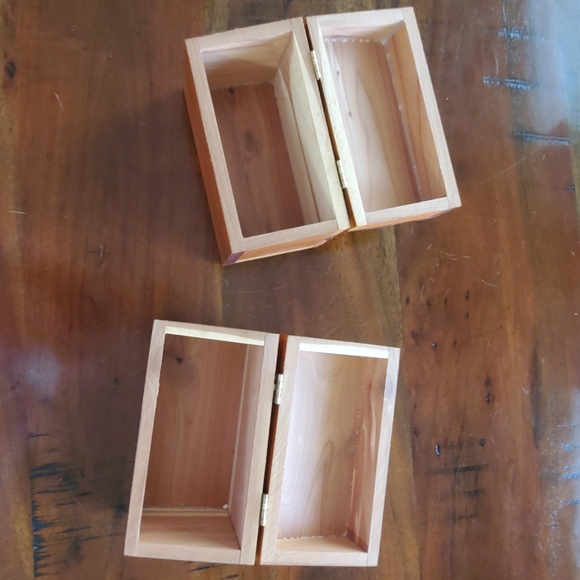 2 Wooden Boxes - Picture 2 of 2